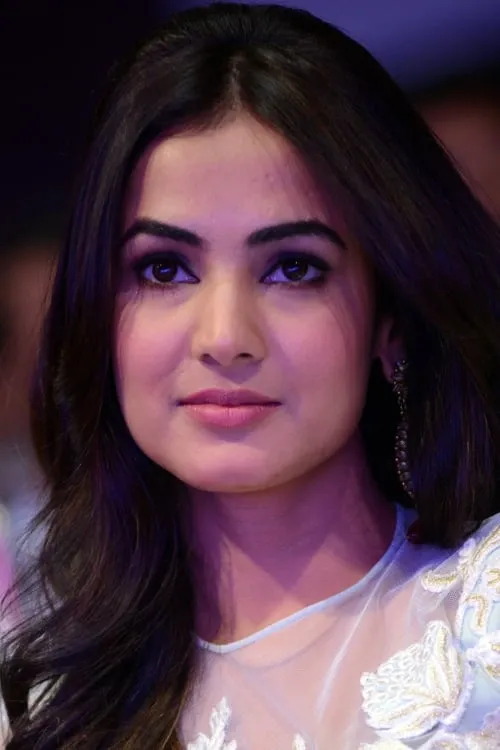 Sonal Chauhan interpretando a 