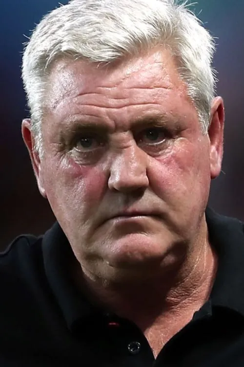 Steve Bruce interpretando a Self