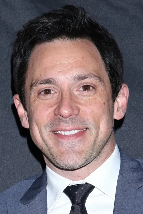 Foto de perfil del actor Steve Kazee en el reparto