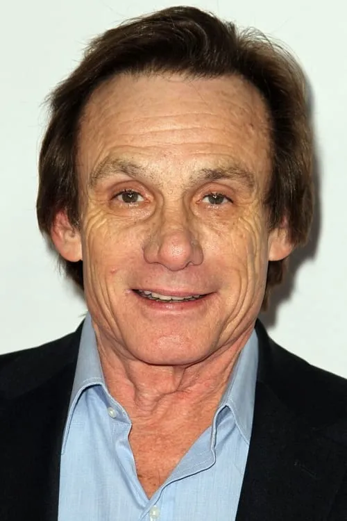 Steve Railsback interpretando a Charles Manson