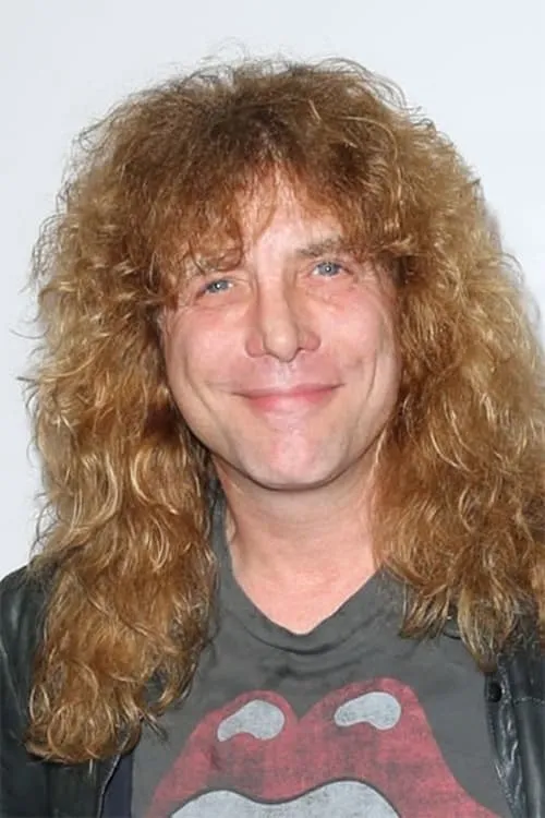 Steven Adler interpretando a Himself