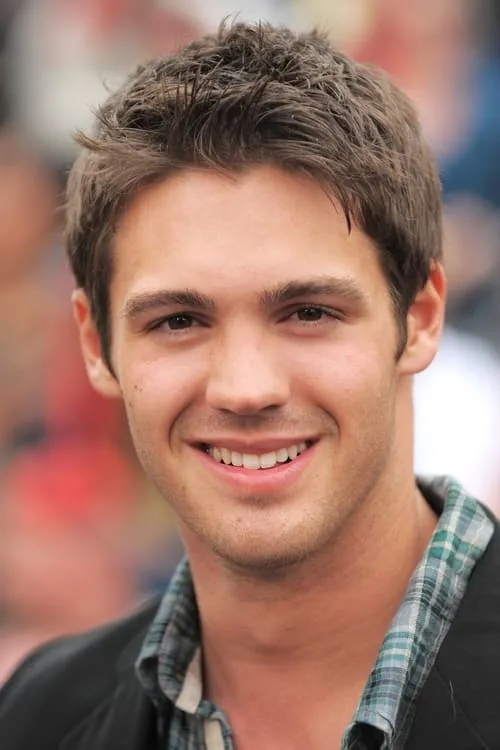 Steven R. McQueen en el reparto