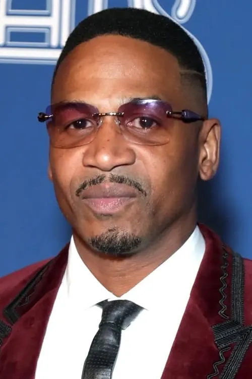 Stevie J interpretando a Self - Bad Boy Records Artist