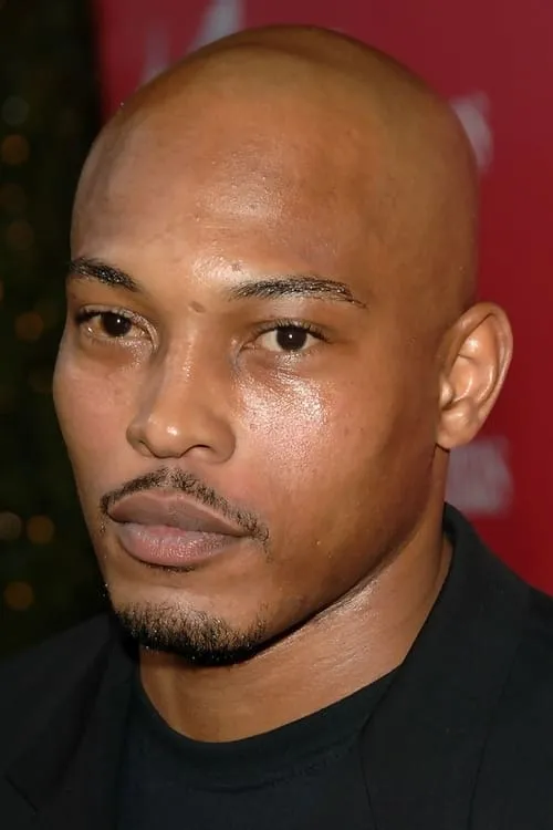 Sticky Fingaz interpretando a Richard Allen