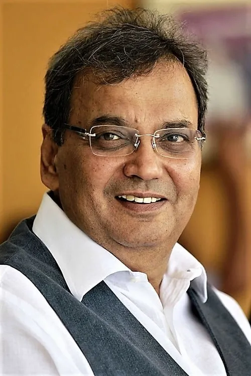 Subhash Ghai interpretando a The Science Student