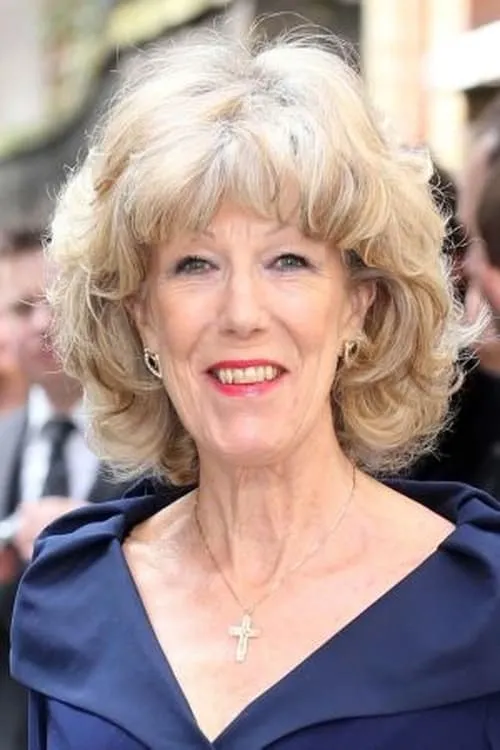 Sue Nicholls interpretando a Self