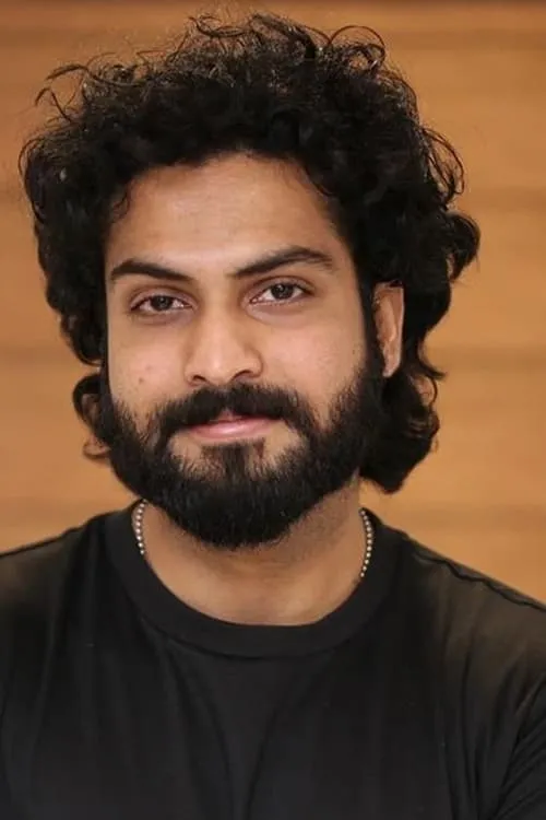 Surya Vasishta interpretando a Murali