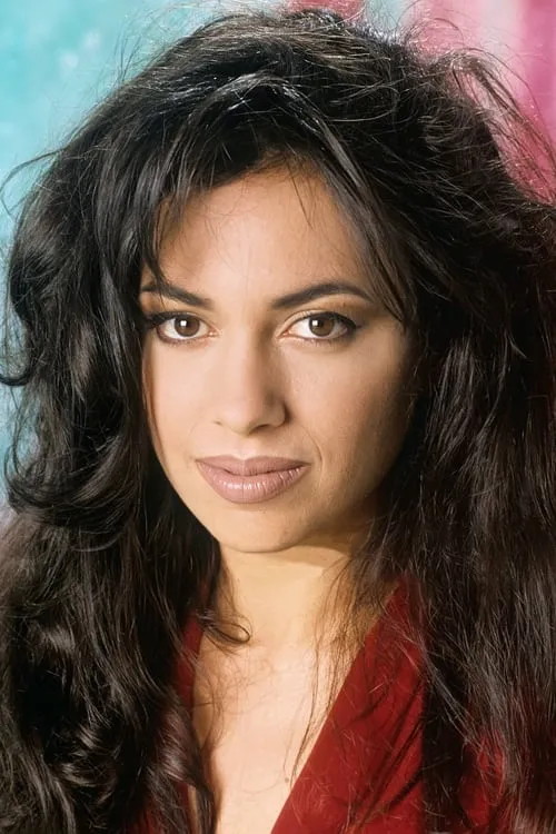 Susanna Hoffs interpretando a Self - Performer