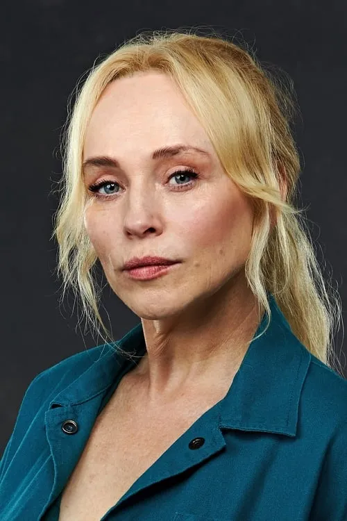 Susie Porter interpretando a Betty