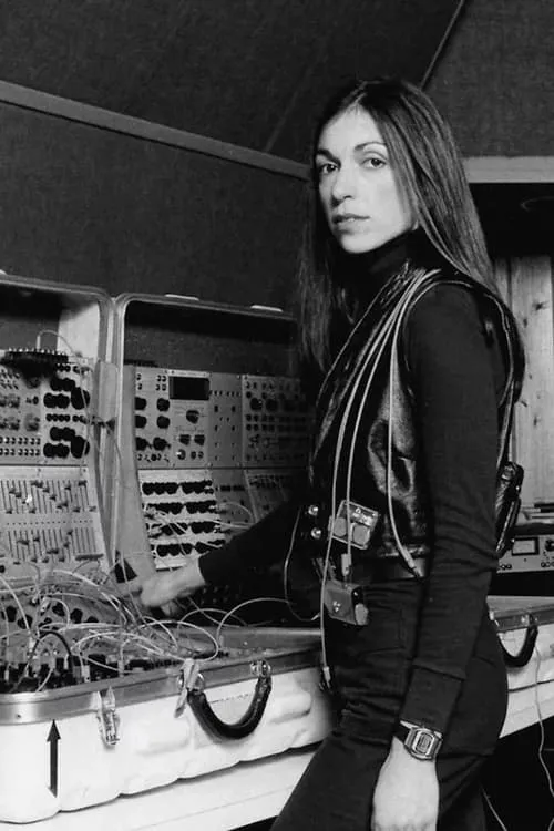 Suzanne Ciani interpretando a Self