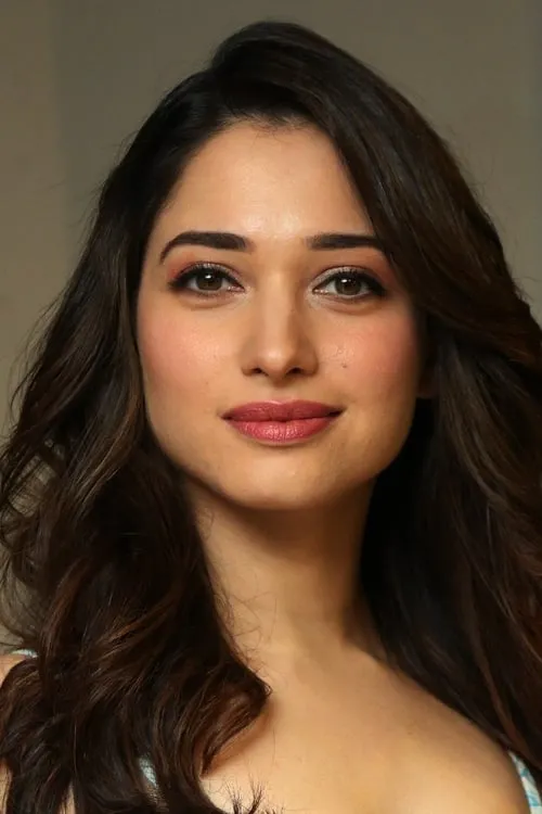 Tamannaah Bhatia interpretando a Swetha