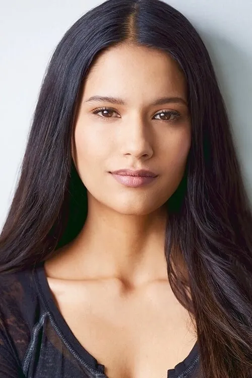 Tanaya Beatty interpretando a Gretchen