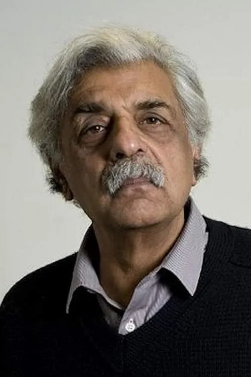 Tariq Ali interpretando a Self