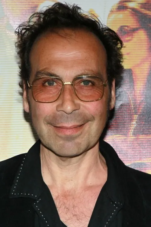 Taylor Negron interpretando a Preacher