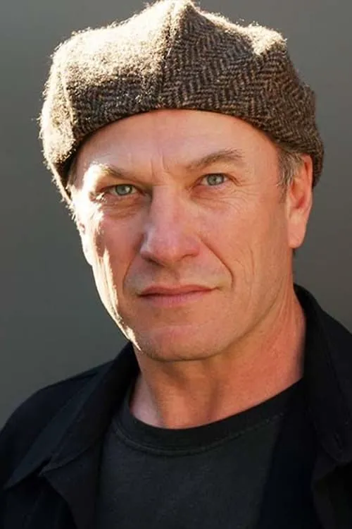 Ted Levine interpretando a Thomas Blackburn