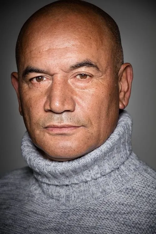 Temuera Morrison interpretando a Tony