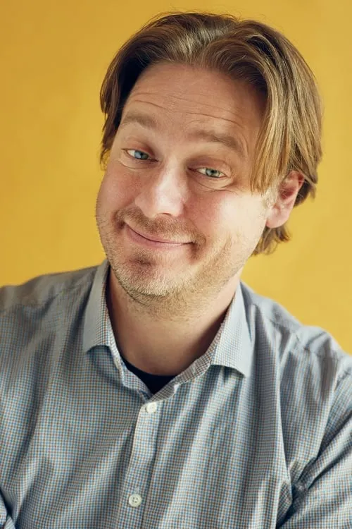 Tim Heidecker interpretando a 