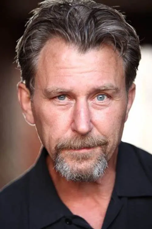 Steven Tash ha trabajado con Timothy Carhart en 2 ocasiones