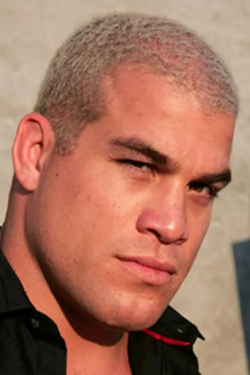 Fina Strazza ha trabajado con Tito Ortiz en 1 ocasiones