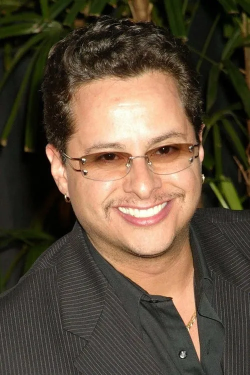 Tito Puente Jr. interpretando a Tito Puente