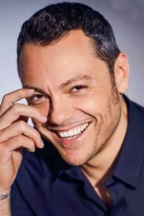 Tiziano Ferro interpretando a songwriter