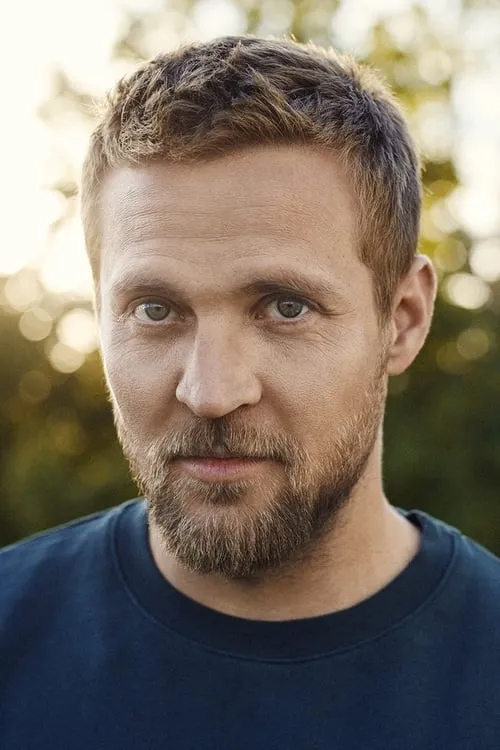 Tobias Santelmann en el reparto