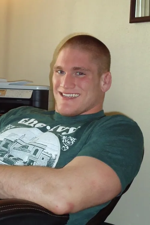 Todd Duffee interpretando a Self