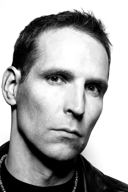 Todd McFarlane interpretando a Self