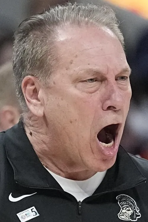 Tom Izzo interpretando a Himself