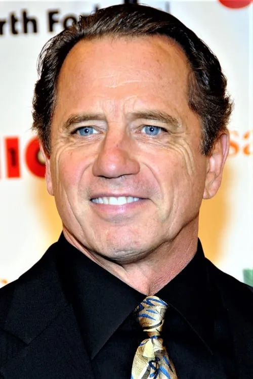 Jake Radaker ha trabajado con Tom Wopat en 1 ocasiones