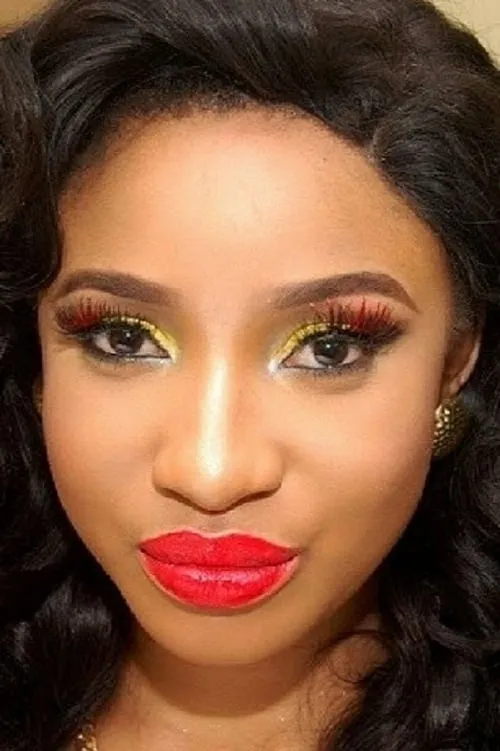 Tonto Dikeh interpretando a Witney