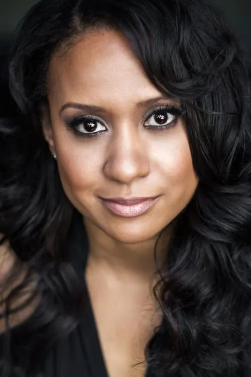 Tracie Thoms interpretando a Dr. Charlotte