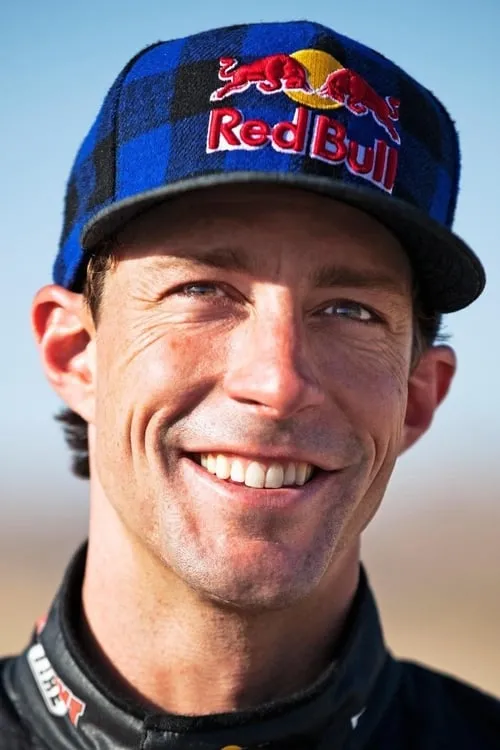 Travis Pastrana interpretando a Travis Pastrana