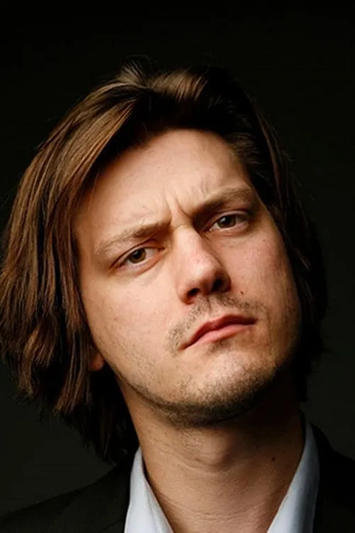 Trevor Moore interpretando a Himself