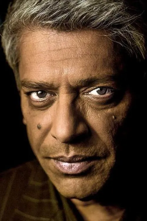 Trilok Gurtu interpretando a Self – Host