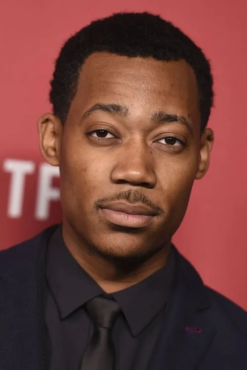 Tyler James Williams interpretando a Jake