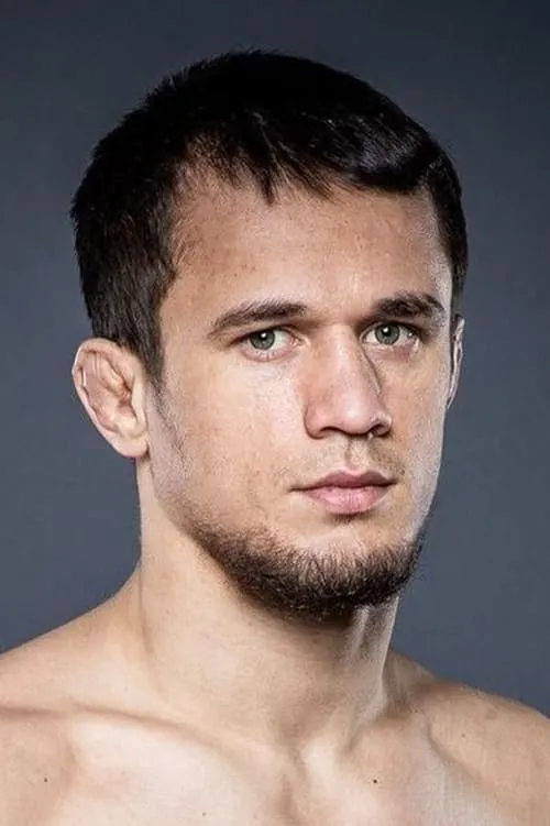 Usman Nurmagomedov interpretando a Self