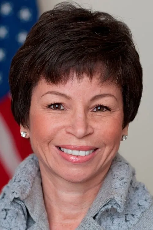 Valerie Jarrett interpretando a 