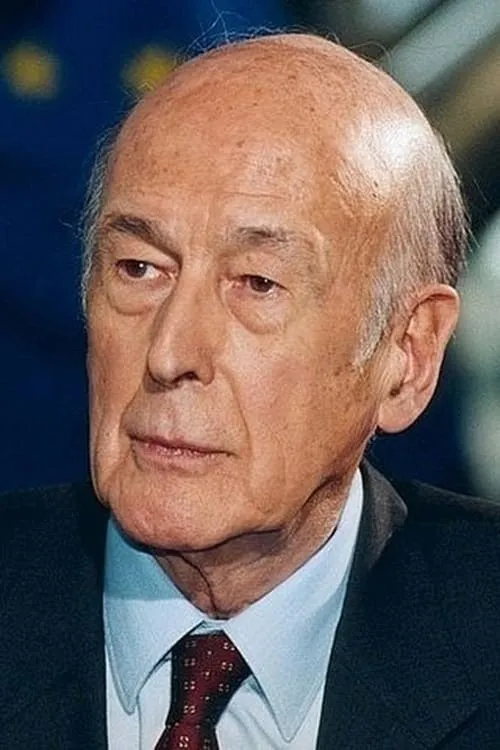 Valéry Giscard d'Estaing interpretando a Self (archive footage)