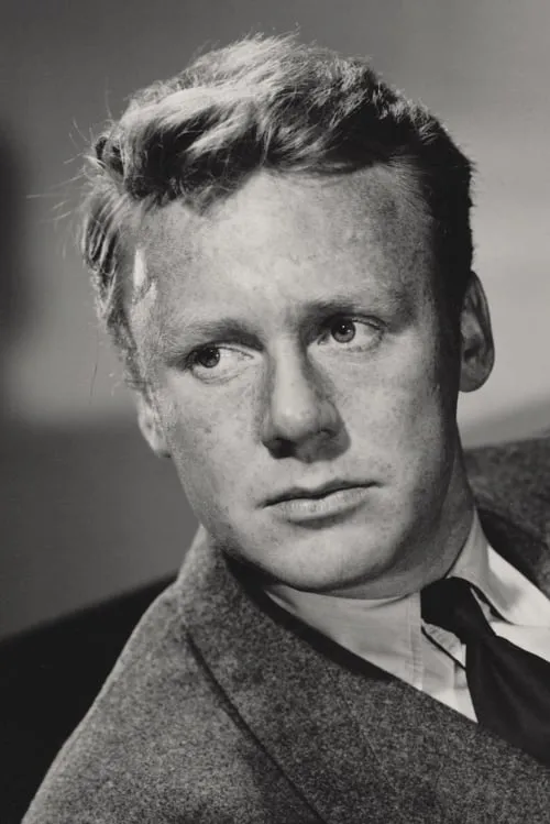 Van Johnson interpretando a Prof. Orson Krüger