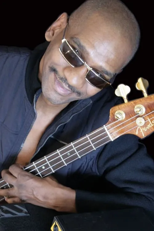 Victor Bailey interpretando a Bass