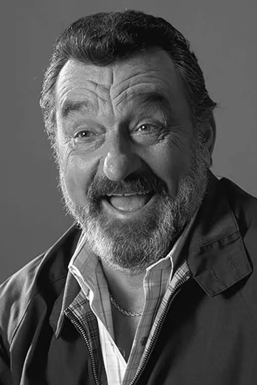 Foto de perfil del actor Victor French en el reparto