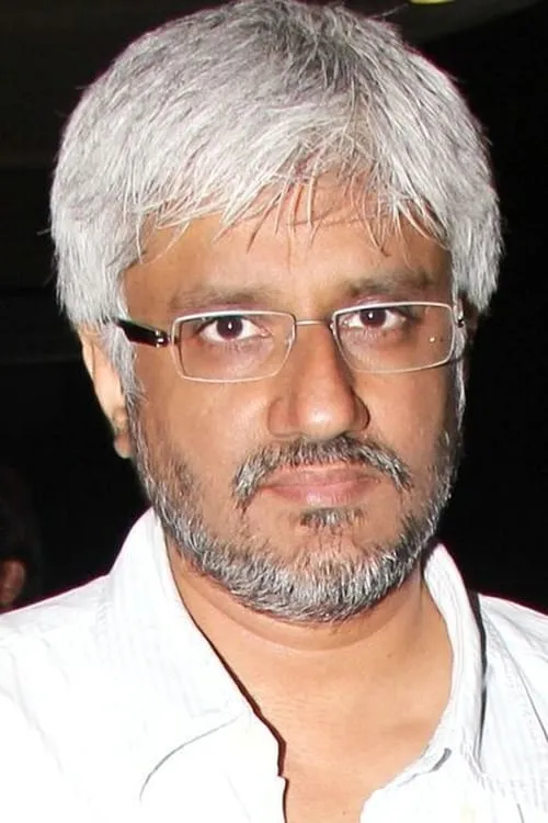 Vikram Bhatt interpretando a Kabir's Friend and Book Editor