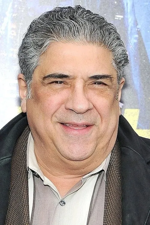 Vincent Pastore interpretando a Nicholas Halston