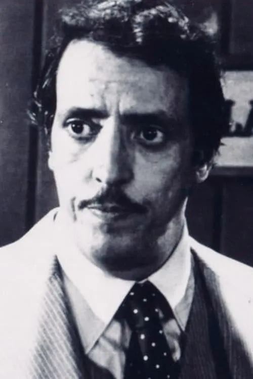 Joe Spinell interpretando a Lt. Spinell