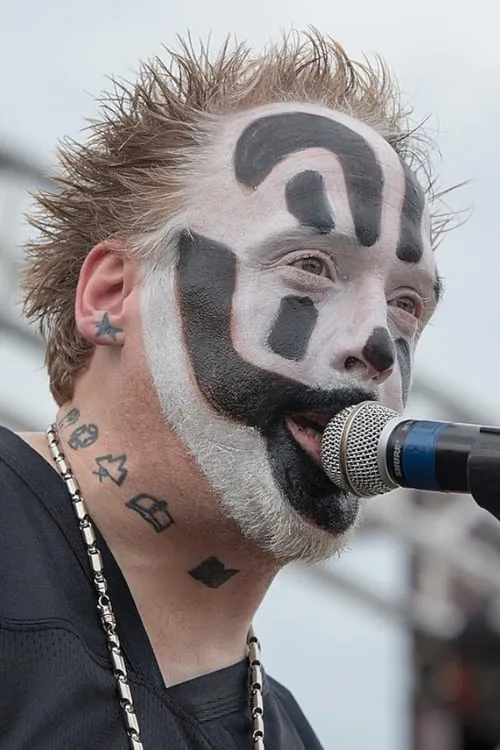 Violent J interpretando a Self