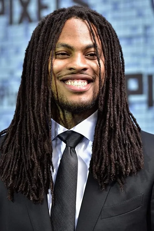 Waka Flocka Flame interpretando a Self