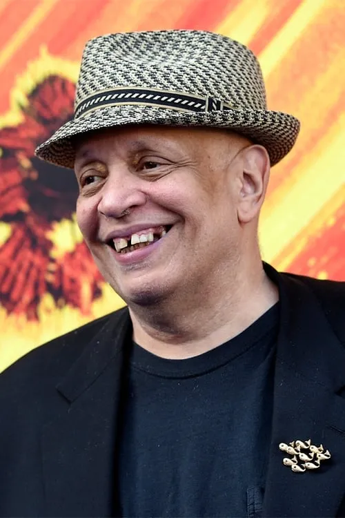 Walter Mosley interpretando a Self