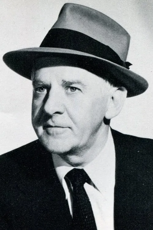 Foto de perfil del actor Walter Winchell en el reparto