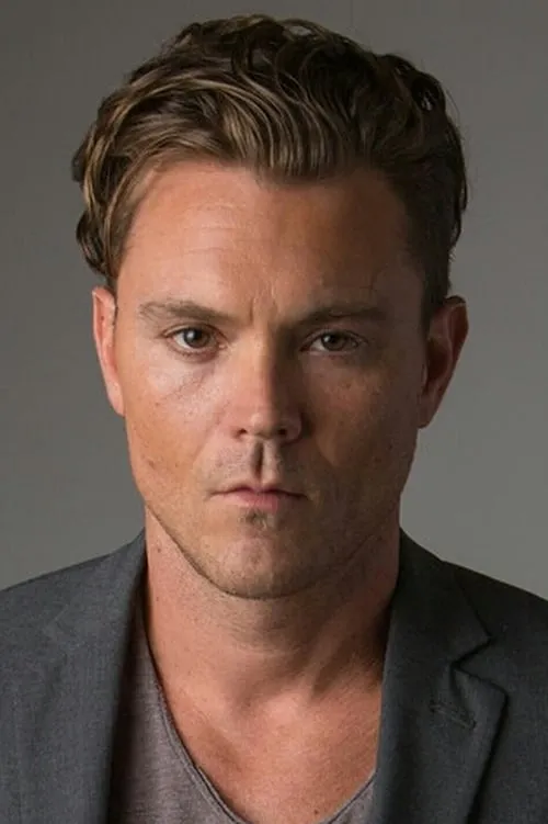 Jonah Graham ha trabajado con Clayne Crawford en 1 ocasiones